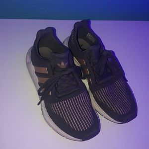 women’s size 6 adidas with memory foam rose gold